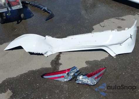 2018 Toyota Camry Le z USA, uszkodzony, nr VIN 4T1B11HK5JU643256